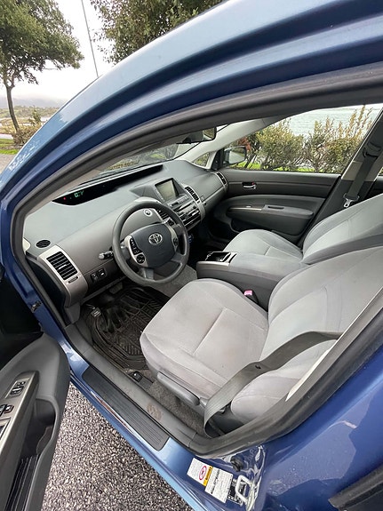 Toyota Prius 9 of 14
