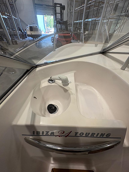 Ibiza 21 Touring | Mercruiser 120hk Diesel | 2004mod | Formiddlingsalg | 9 of 11