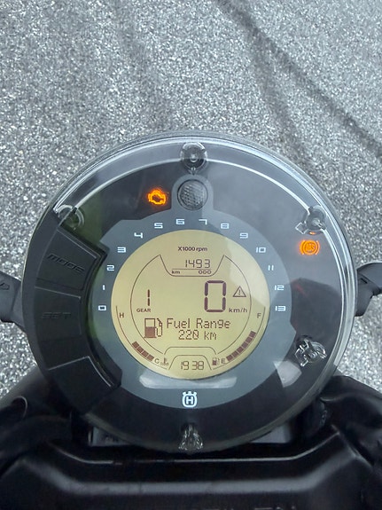Husqvarna Svartpilen 401 6 of 8