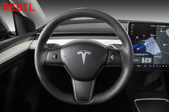 Tesla Model Y 13 of 27