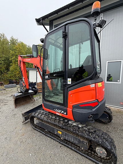 Kubota U27-4 5 of 11