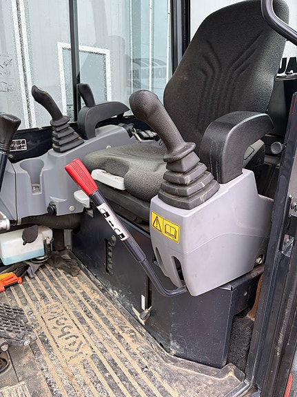 Kubota U27-4 9 of 11