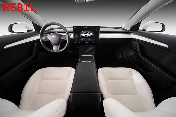 Tesla Model 3 11 of 27
