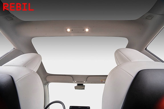 Tesla Model 3 22 of 27