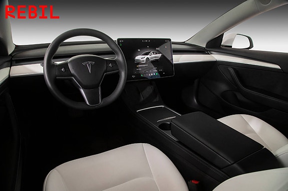 Tesla Model 3 9 of 27