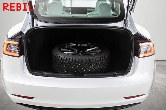 Tesla Model 3 24 of 27