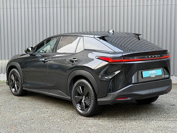 Lexus RZ450e 2 of 26