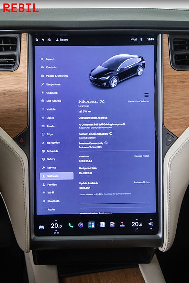 Tesla Model X 19 of 30