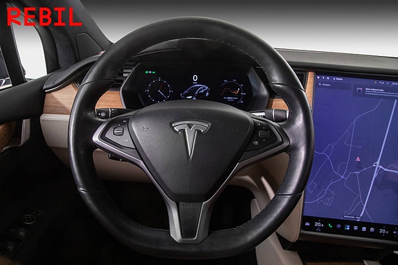 Tesla Model X 15 of 30