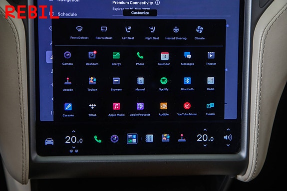 Tesla Model X 24 of 30