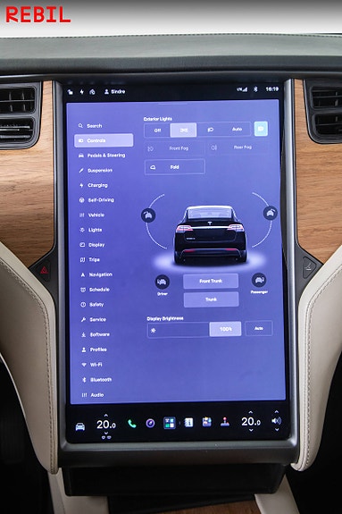 Tesla Model X 20 of 30