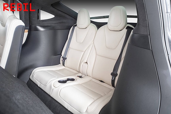 Tesla Model X 13 of 30