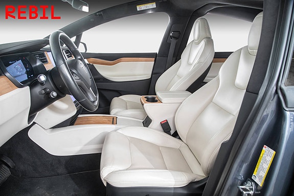 Tesla Model X 10 of 30