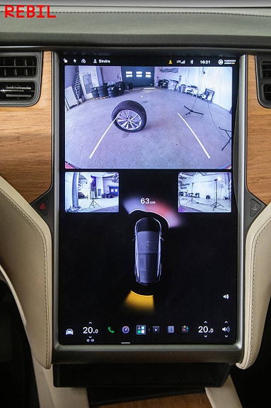 Tesla Model X 22 of 30