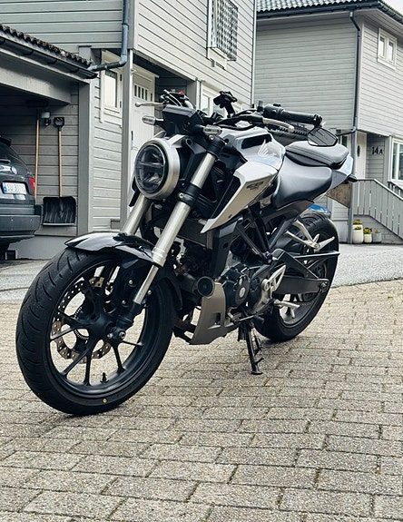 Honda CB 125 R 2 of 9