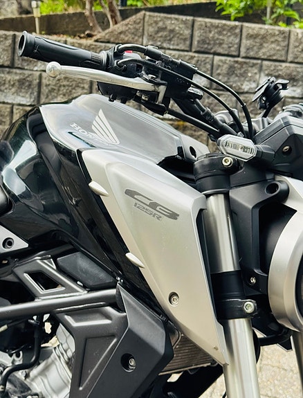 Honda CB 125 R 4 of 9