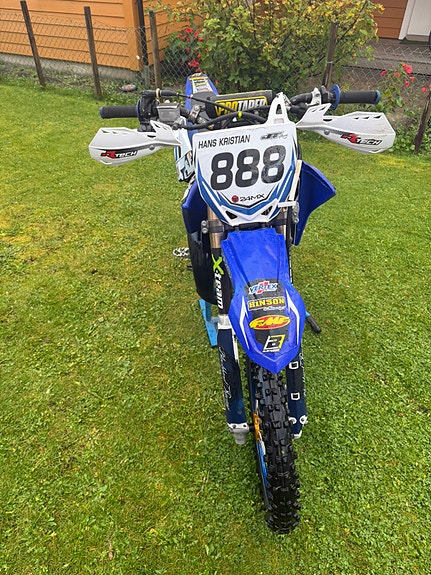 Yamaha YZ 85 2 of 7