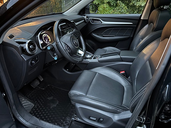 MG ZS EV 3 of 16