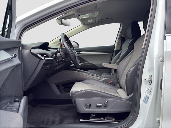 Skoda Enyaq 10 of 27