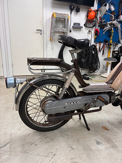Vespa Bravo 4 of 9