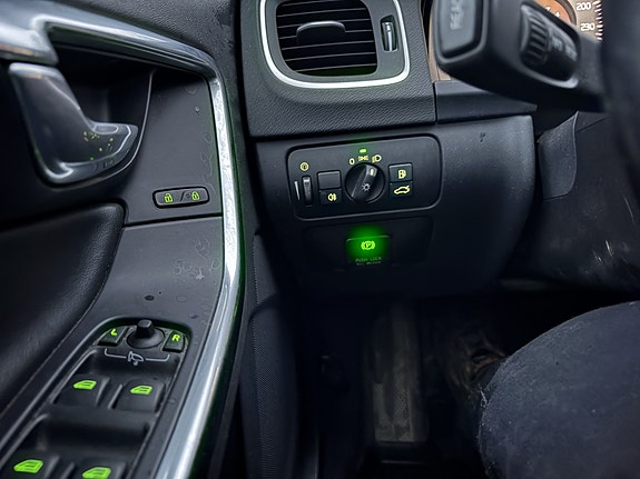 Volvo V60 9 of 18