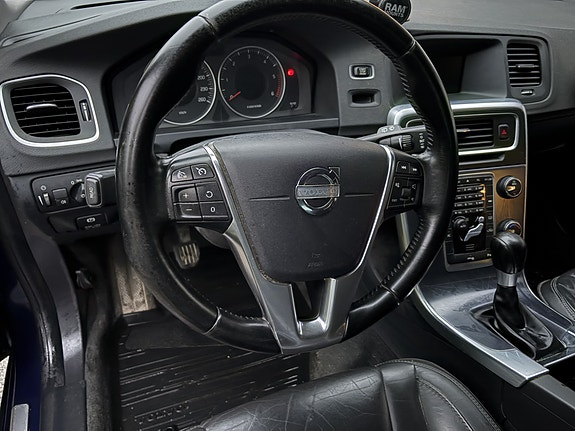 Volvo V60 14 of 18