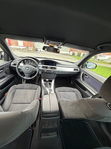 BMW 318d 9 of 16