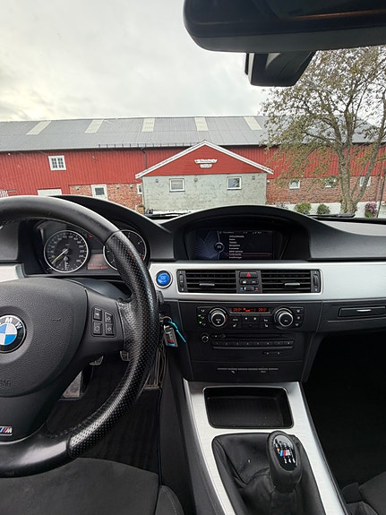 BMW 318d 11 of 16