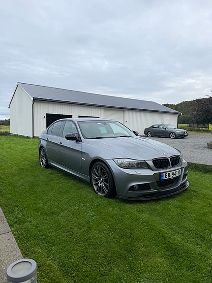 BMW 318d 2 of 16