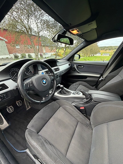 BMW 318d 10 of 16