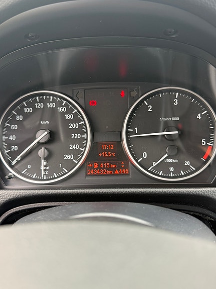 BMW 318d 12 of 16