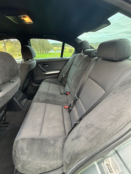 BMW 318d 13 of 16