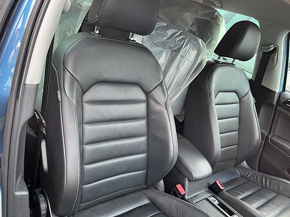 Volkswagen Golf VII 9 of 13