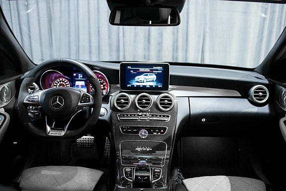 Mercedes-Benz C63 30 of 30