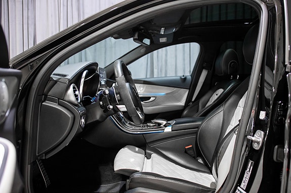Mercedes-Benz C63 25 of 30