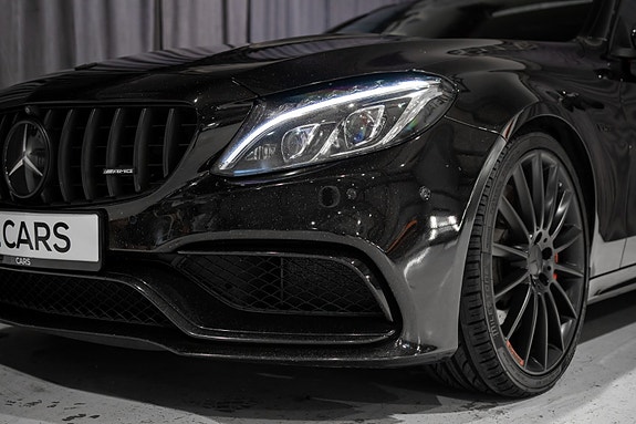 Mercedes-Benz C63 11 of 30