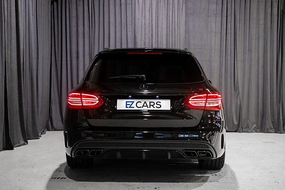 Mercedes-Benz C63 5 of 30