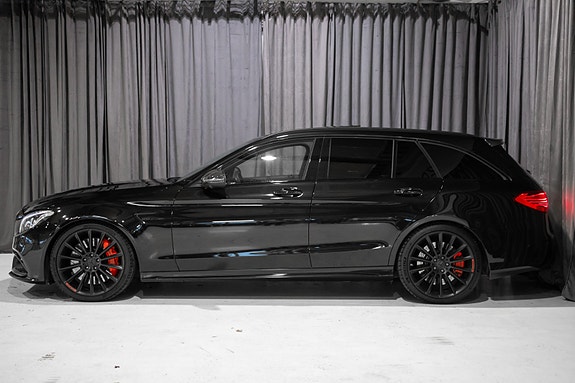 Mercedes-Benz C63 3 of 30