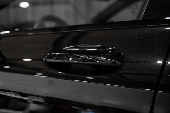 Mercedes-Benz C63 15 of 30