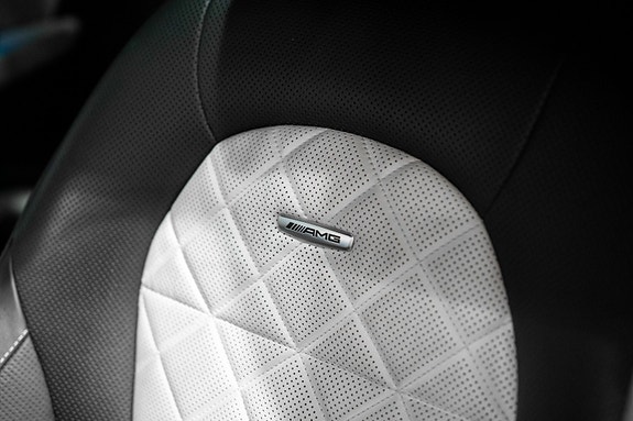 Mercedes-Benz C63 27 of 30