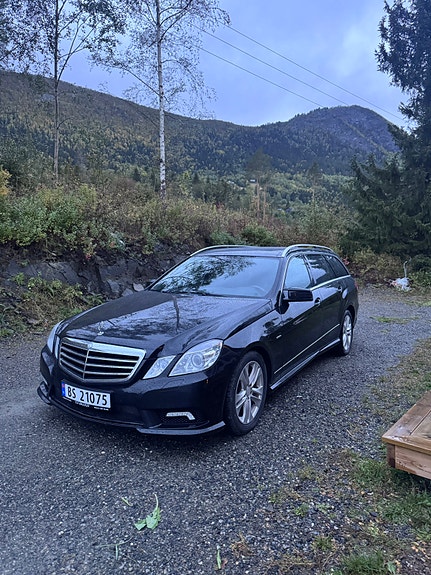 Mercedes-Benz E250 2 of 8