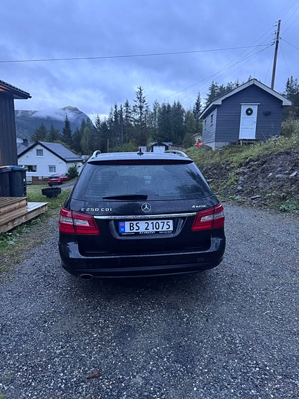 Mercedes-Benz E250 3 of 8