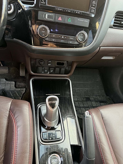 Mitsubishi Outlander 8 of 30
