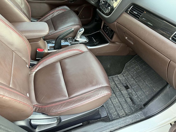 Mitsubishi Outlander 10 of 30