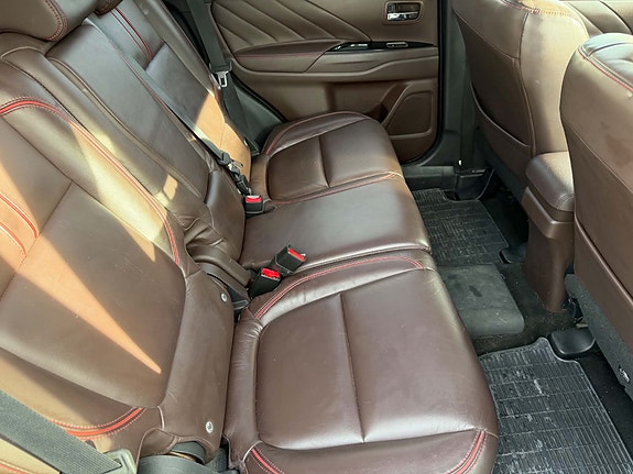 Mitsubishi Outlander 13 of 30