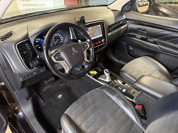 Mitsubishi Outlander 18 of 30