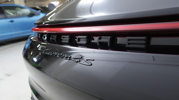 Porsche 911 Carrera 4S 24 of 30