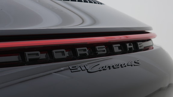 Porsche 911 Carrera 4S 27 of 30