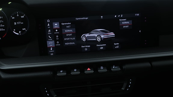 Porsche 911 Carrera 4S 14 of 30