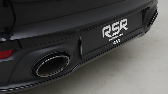 Porsche 911 Carrera 4S 28 of 30